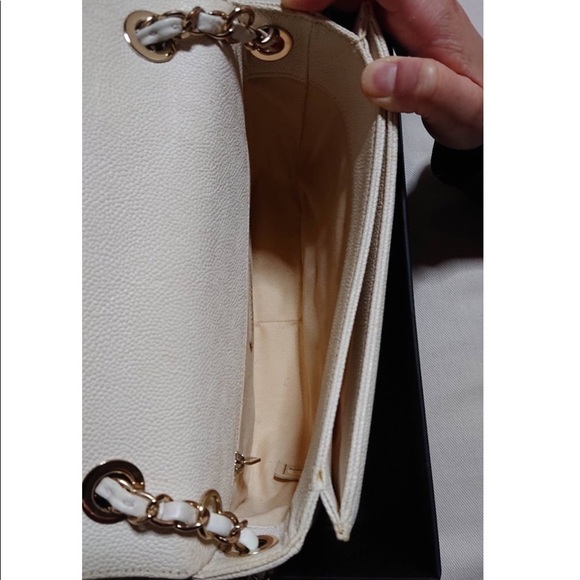 Chanel flap bag white - Picture 8 of 15